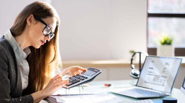 Accounts Receivable vs Accounts Payable: What Small Businesses Need to Know
